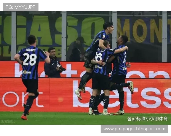 国际米兰中路穿插制造危险传球