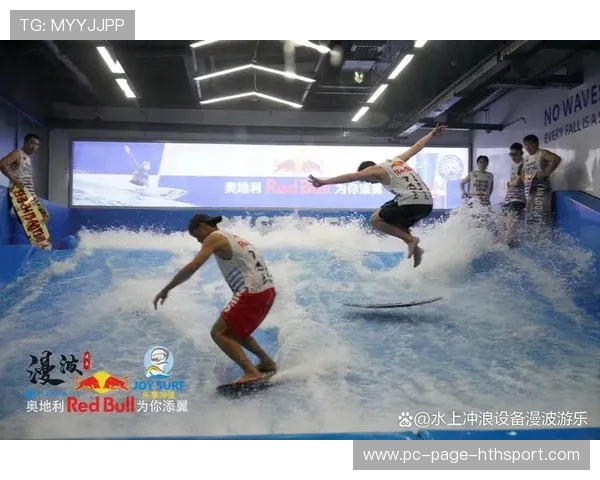 冲浪选手被海浪拍飞十米，爬起继续比赛