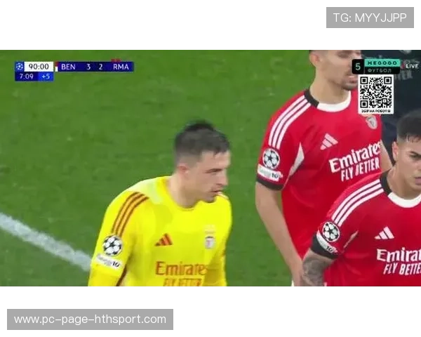 本菲卡若昂头球破网后场面热烈人声鼎沸