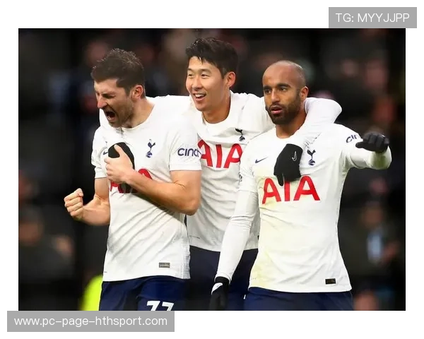 英超热刺快速调动拉开空间,攻势层层推进